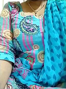 LoVeLe_sNeHa nude on cam for live sex chat