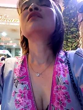 Lucy-Hott nude on cam for live sex chat