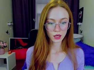 Lucy-Mollis naked on Live Cam Sex Chat