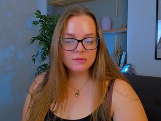 LucyxWells naked on Live Cam Sex Chat