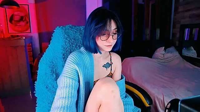 LunaGrays nude on cam for live sex chat