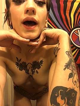 macabrelilbee nude on cam for live sex chat