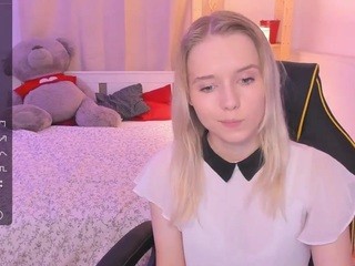 miaVeap0n naked on Live Cam Sex Chat