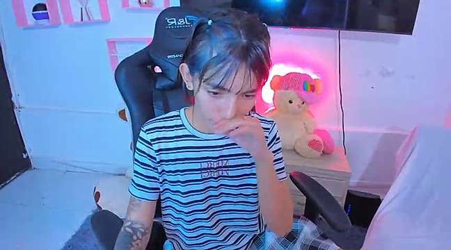 molly-moon nude on cam for live sex chat