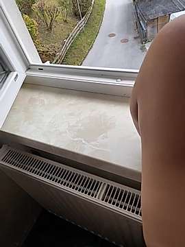 Nyunyika2 nude on cam for live sex chat