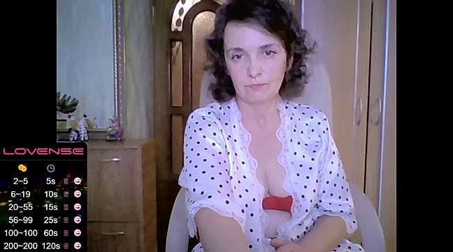 peacach nude on cam for live sex chat