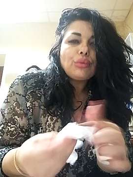 RealWorker nude on cam for live sex chat