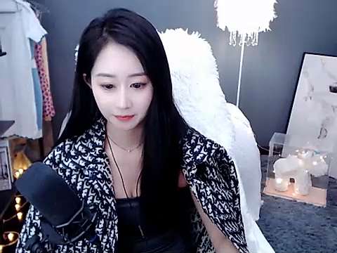 Rose_two nude on cam for live sex chat