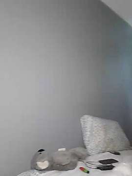 RosexxGoldxx nude on cam for live sex chat
