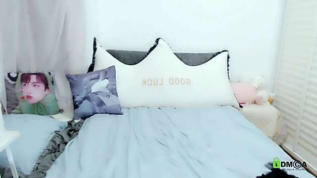 __Sarah_____ nude on cam for live sex chat