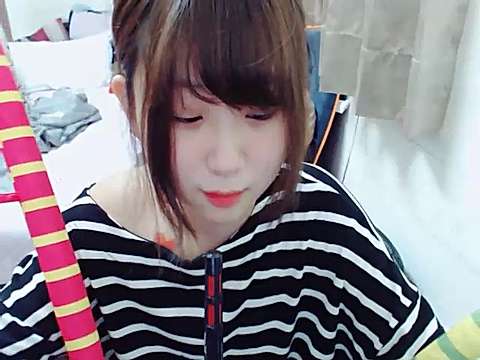 Sliver-nana nude on cam for live sex chat
