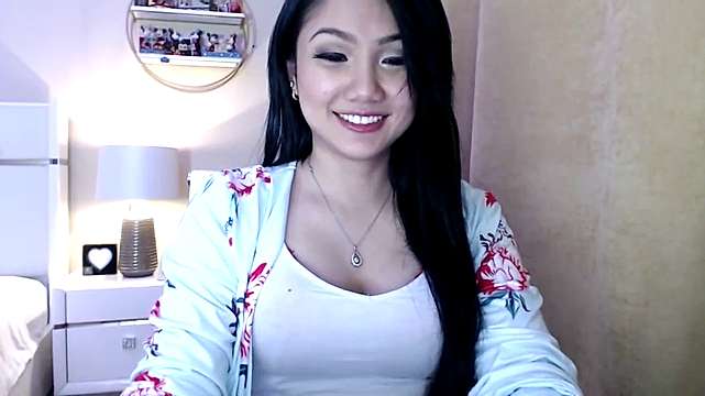 Soyumi_ nude on cam for live sex chat