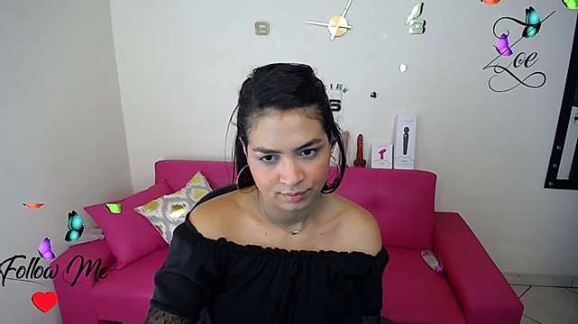 zoe_18_ nude on cam for live sex chat