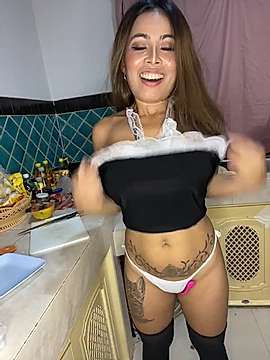 AmyVR nude on cam for live sex chat