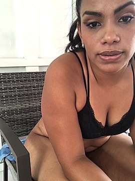 ariellemiller nude on cam for live sex chat