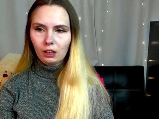 Carly-Bluee naked on Live Cam Sex Chat