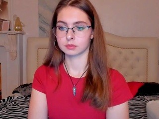 CarolineReed naked on Live Cam Sex Chat