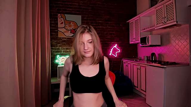 ChloeLeal nude on cam for live sex chat