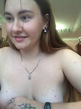 CoralTalks nude on cam for live sex chat