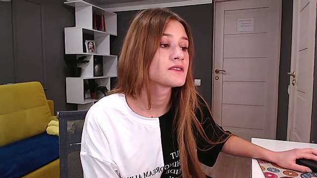 Cutie_Lilly nude on cam for live sex chat