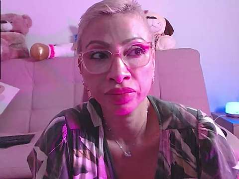 delfinlanaa nude on cam for live sex chat