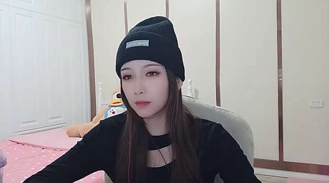 EDITHA-ELLA nude on cam for live sex chat