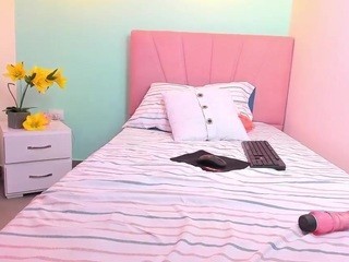 Eimy-Sweett1 naked on Live Cam Sex Chat
