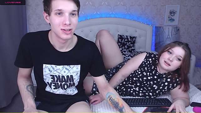 ElzaAndTaylor nude on cam for live sex chat