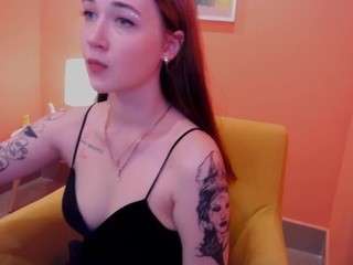 EmiliaEdwards naked on Live Cam Sex Chat