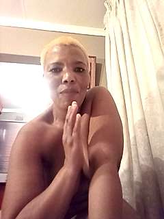 hershqueen nude on cam for live sex chat