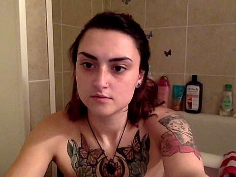 HippieWithABite nude on cam for live sex chat