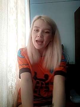 -Karolina- nude on cam for live sex chat