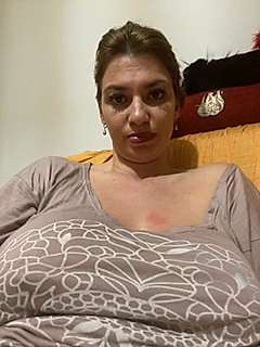 kelly_biguns nude on cam for live sex chat