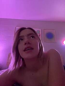 kutiekat04 nude on cam for live sex chat