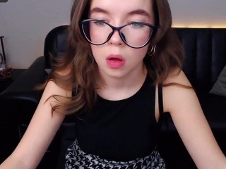 LauraAllens naked on Live Cam Sex Chat