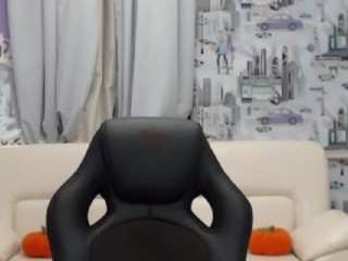 LauraKin naked on Live Cam Sex Chat