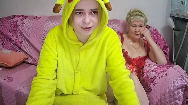 LizzieLaAngels nude on cam for live sex chat