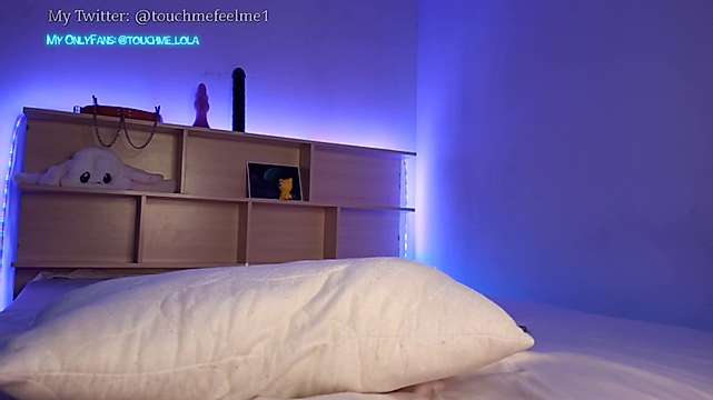LoLiP0P nude on cam for live sex chat