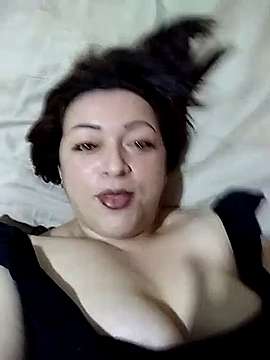 Lucianasexx nude on cam for live sex chat