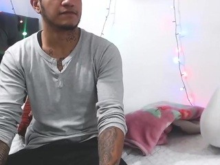 luz-and-breic naked on Live Cam Sex Chat