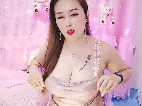 MayaLores nude on cam for live sex chat