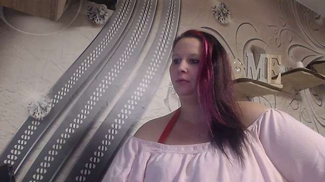 Mrs-Luder nude on cam for live sex chat