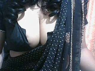 nitushah35 nude on cam for live sex chat