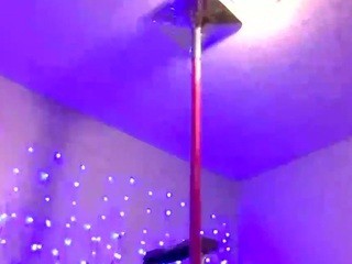 Queen Burgs naked on Live Cam Sex Chat