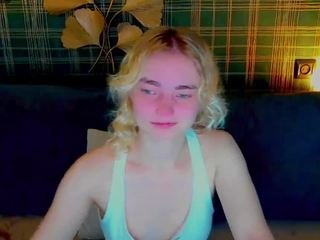 SoffiStar naked on Live Cam Sex Chat