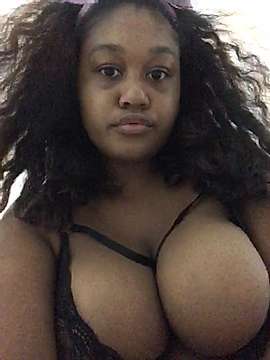 SpittingCandy nude on cam for live sex chat