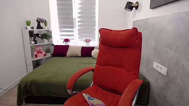 SweetNadi nude on cam for live sex chat
