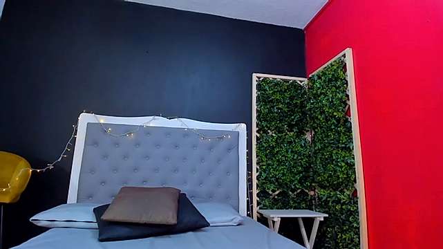 tayllor_queen nude on cam for live sex chat
