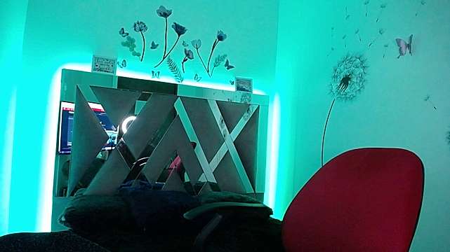 Ursulawhite69 nude on cam for live sex chat
