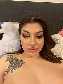 Ursuprise nude on cam for live sex chat